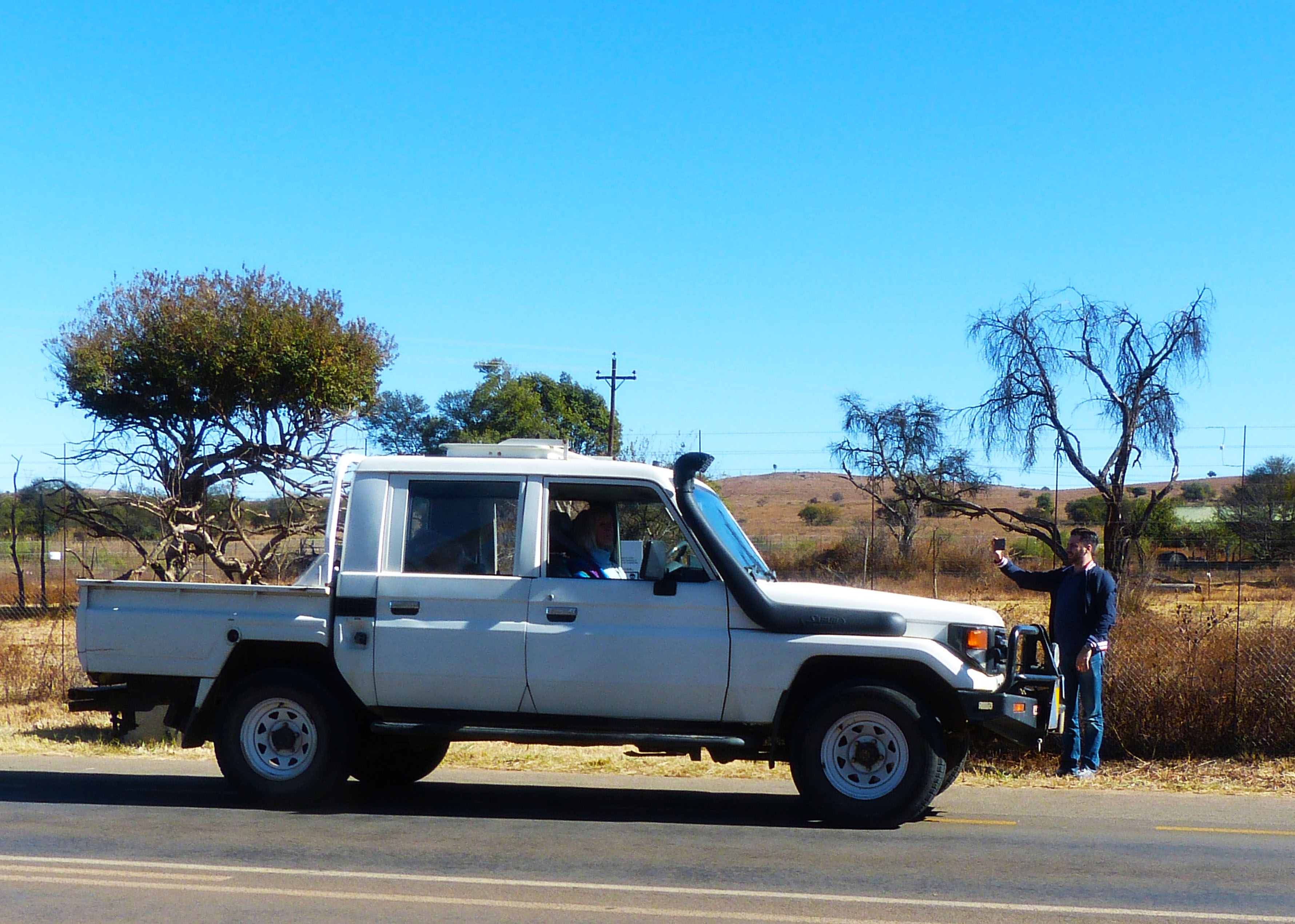 Rhino & Lion carro 4x4