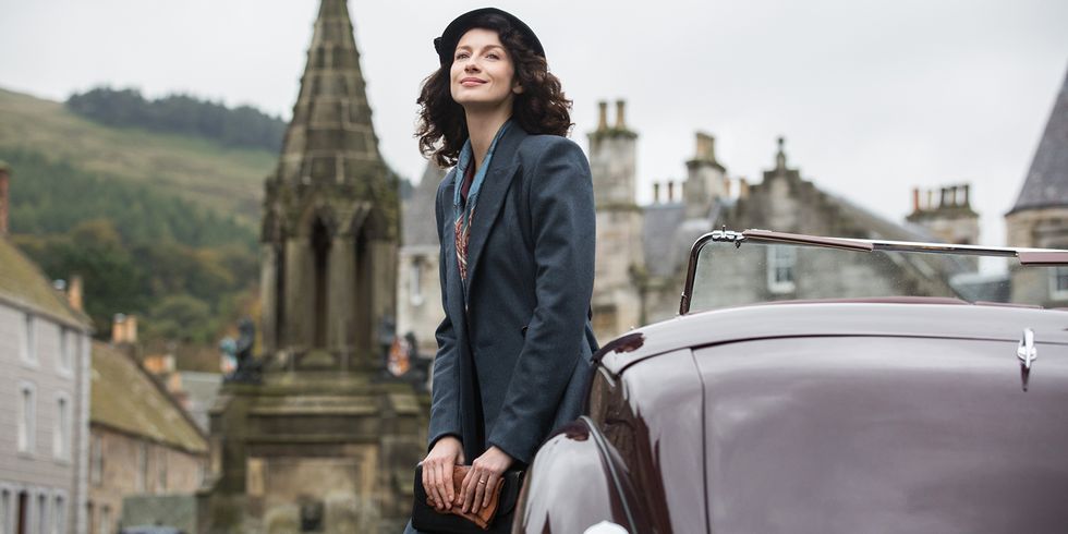 hbz-outlander-s1e1-claire-1-1504236787